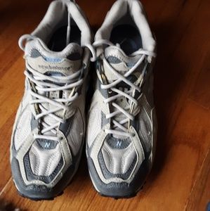 New Balance trail sneaker 9.5